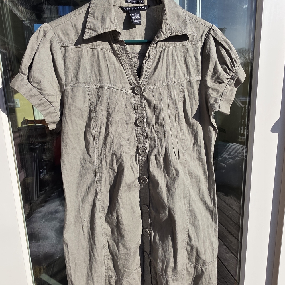 Antilia Femme Casual Button-Down Shirt in Light Gray